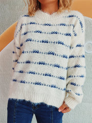 Elegant Round‑Neck Knit with Bow Accent