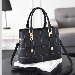 Fashion trend large capacity handbag