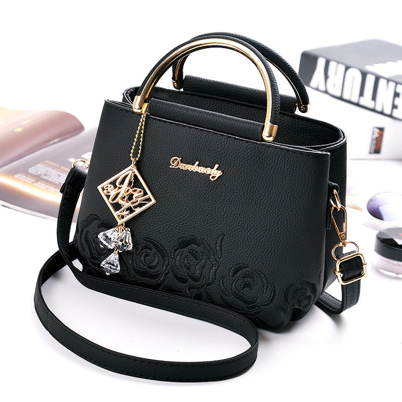 The new spring and summer fashionable small bags