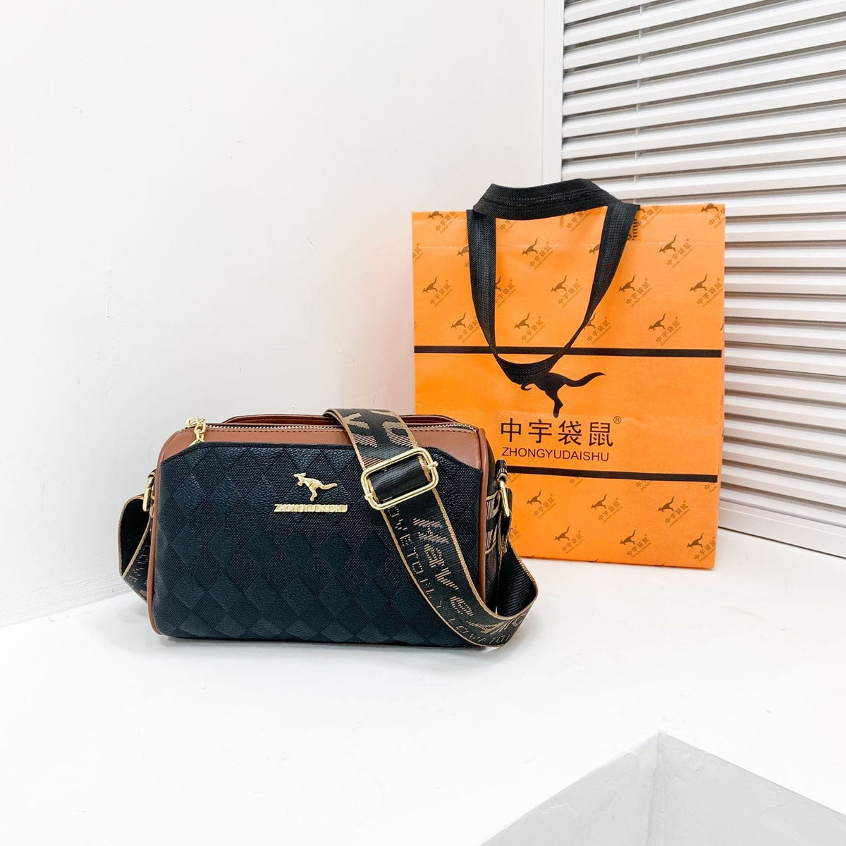Women's Bag Chessboard Plaid One Shoulder Bag Wide Shoulder Strap Messenger Bag Retro Style Kangaroo Handbag Bags