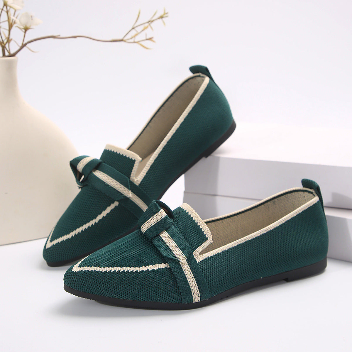 Stylish Point Toe Breathable Flats